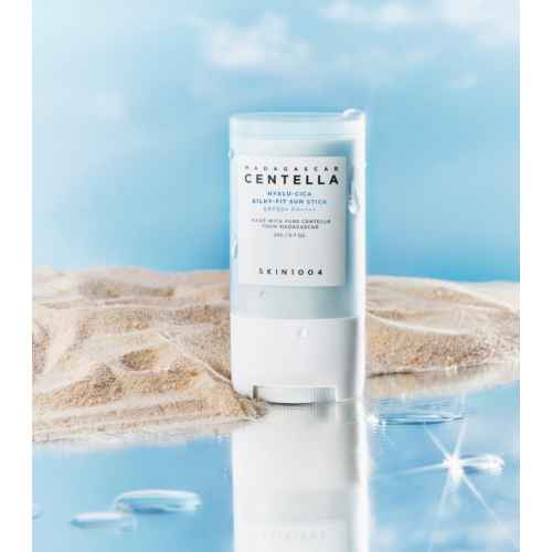 SKIN1004 - *Hyalu-Cica* - Facial sunscreen stick Silku-Fit SPF50+ PA++++