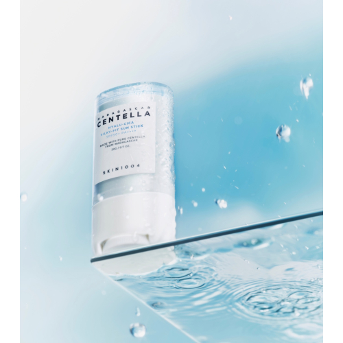 SKIN1004 - *Hyalu-Cica* - Facial sunscreen stick Silku-Fit SPF50+ PA++++