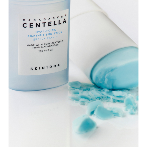 SKIN1004 - *Hyalu-Cica* - Facial sunscreen stick Silku-Fit SPF50+ PA++++