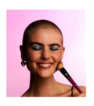 Sleek MakeUP - Foundation Brush Fully Equipped