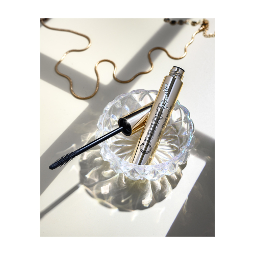 Vivienne Sabó - Mascara Cabaret Première - 01: Black