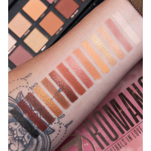 W7 - Romanced Eyeshadow palette