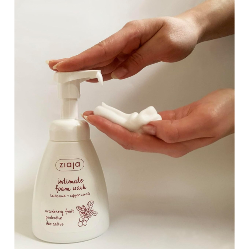 Ziaja - Soft foam for daily intimate hygiene - Cranberry